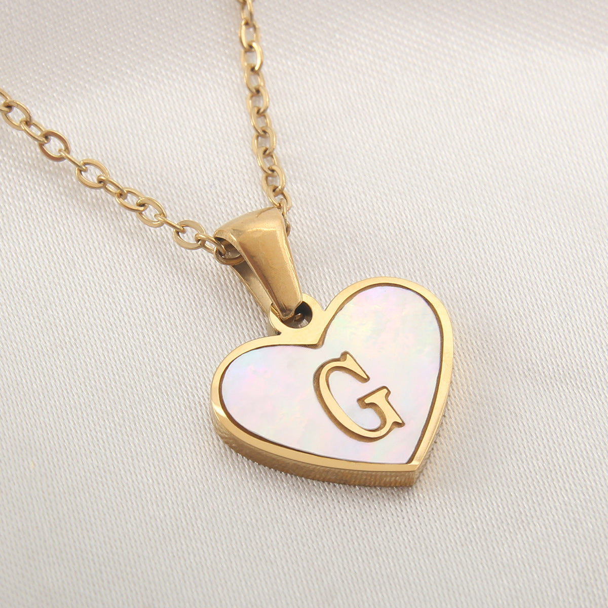 Personalized 26 Letter Heart Shell Necklace – White Shell Love Clavicle Chain for Women