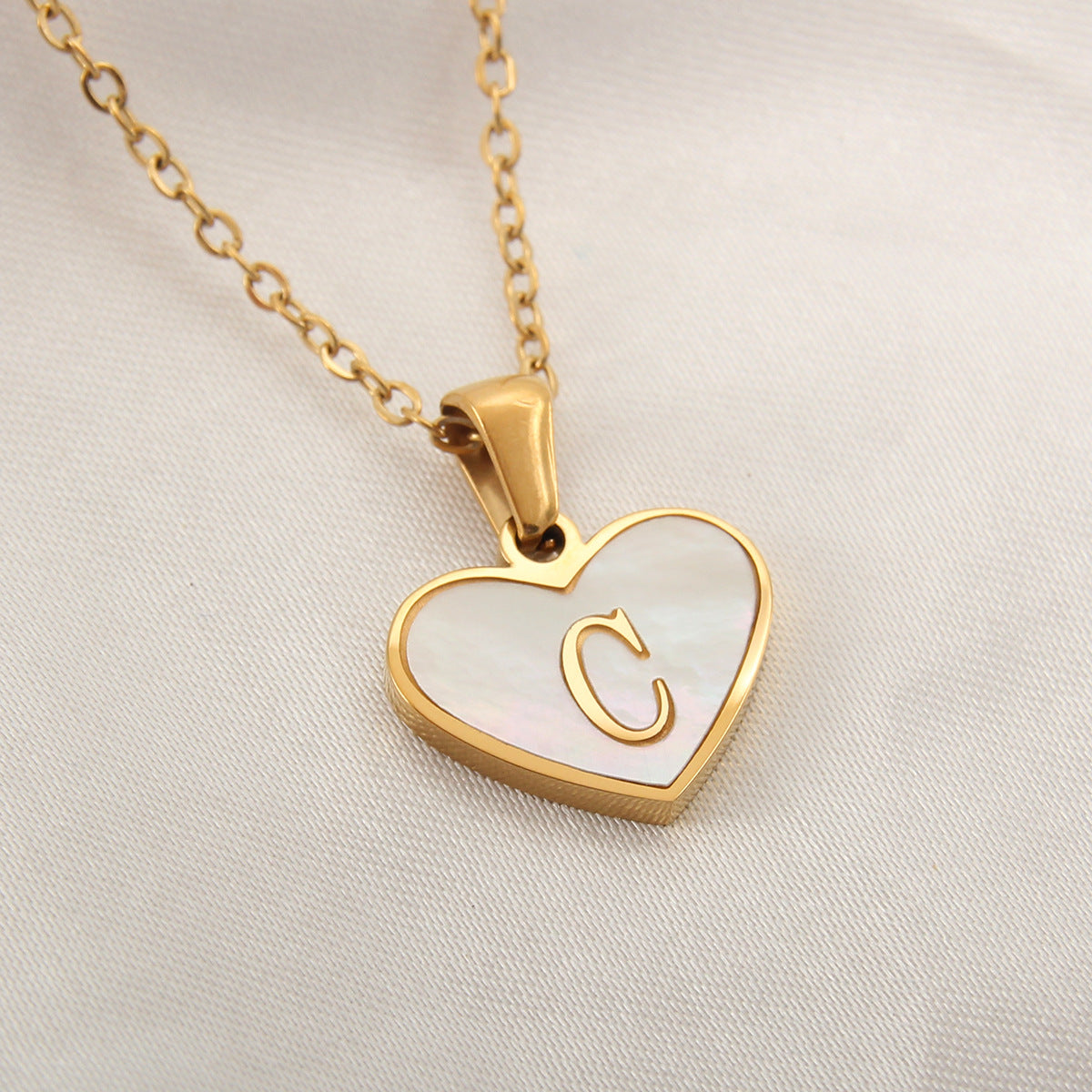 Personalized 26 Letter Heart Shell Necklace – White Shell Love Clavicle Chain for Women
