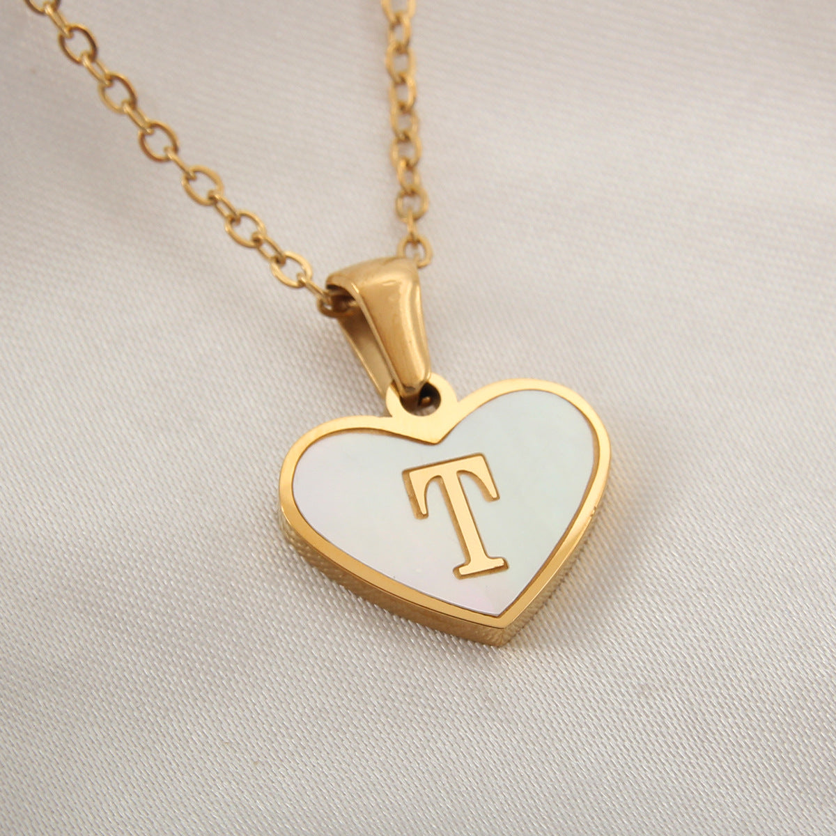Personalized 26 Letter Heart Shell Necklace – White Shell Love Clavicle Chain for Women
