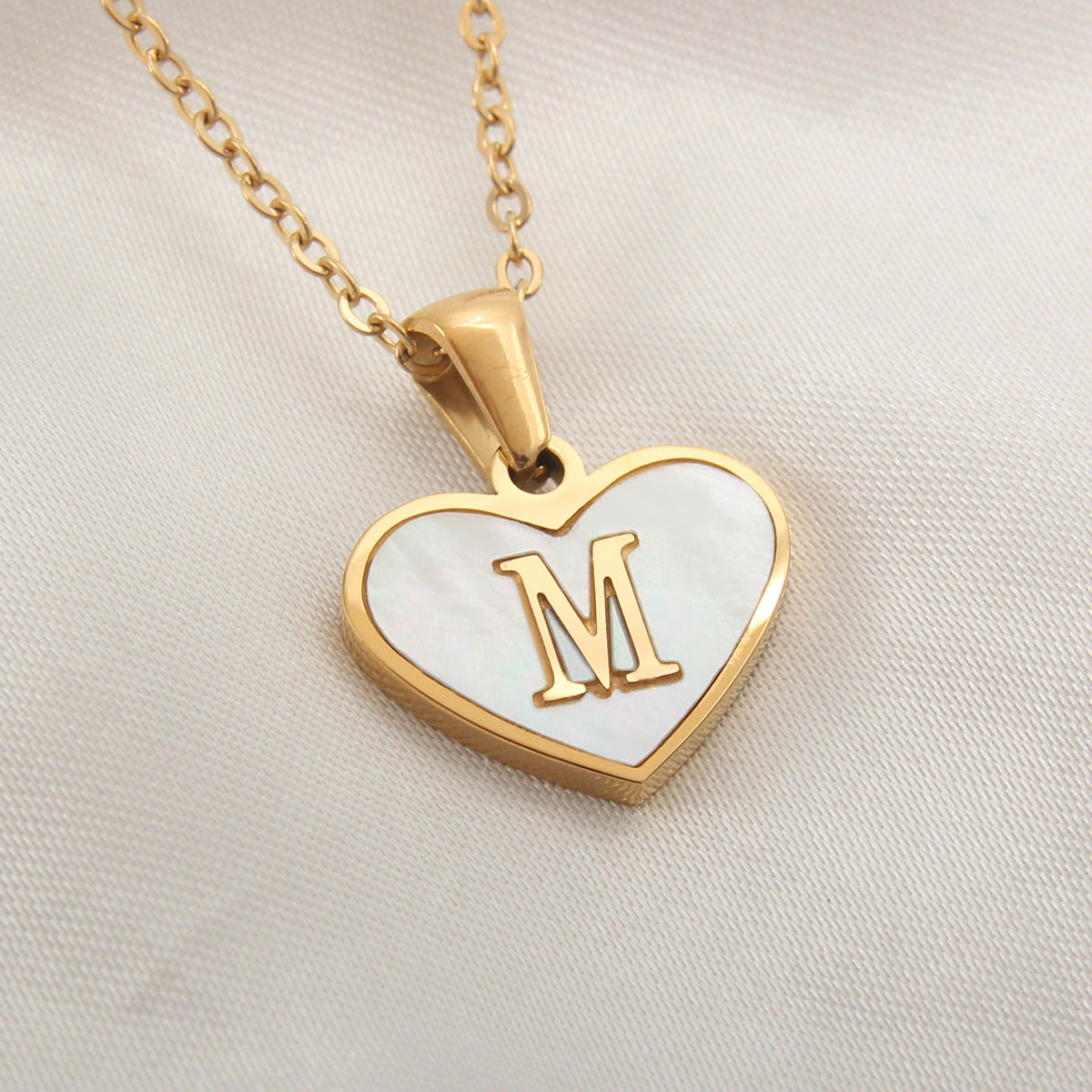 Personalized 26 Letter Heart Shell Necklace – White Shell Love Clavicle Chain for Women