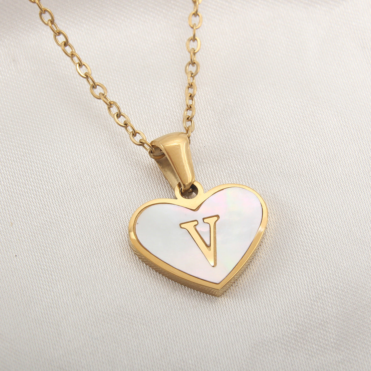 Personalized 26 Letter Heart Shell Necklace – White Shell Love Clavicle Chain for Women