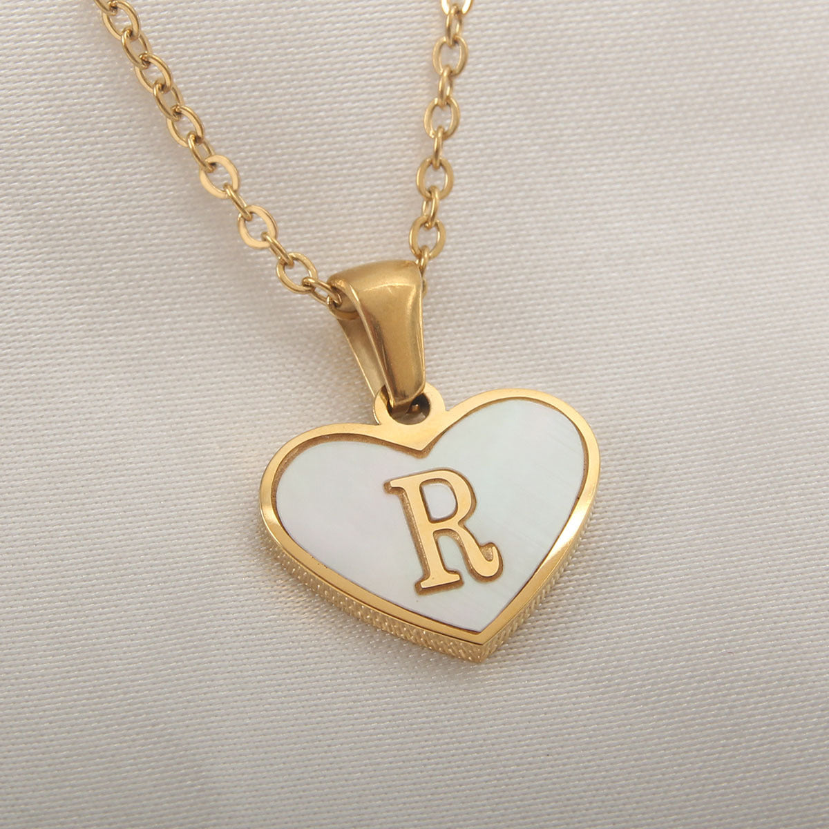 Personalized 26 Letter Heart Shell Necklace – White Shell Love Clavicle Chain for Women