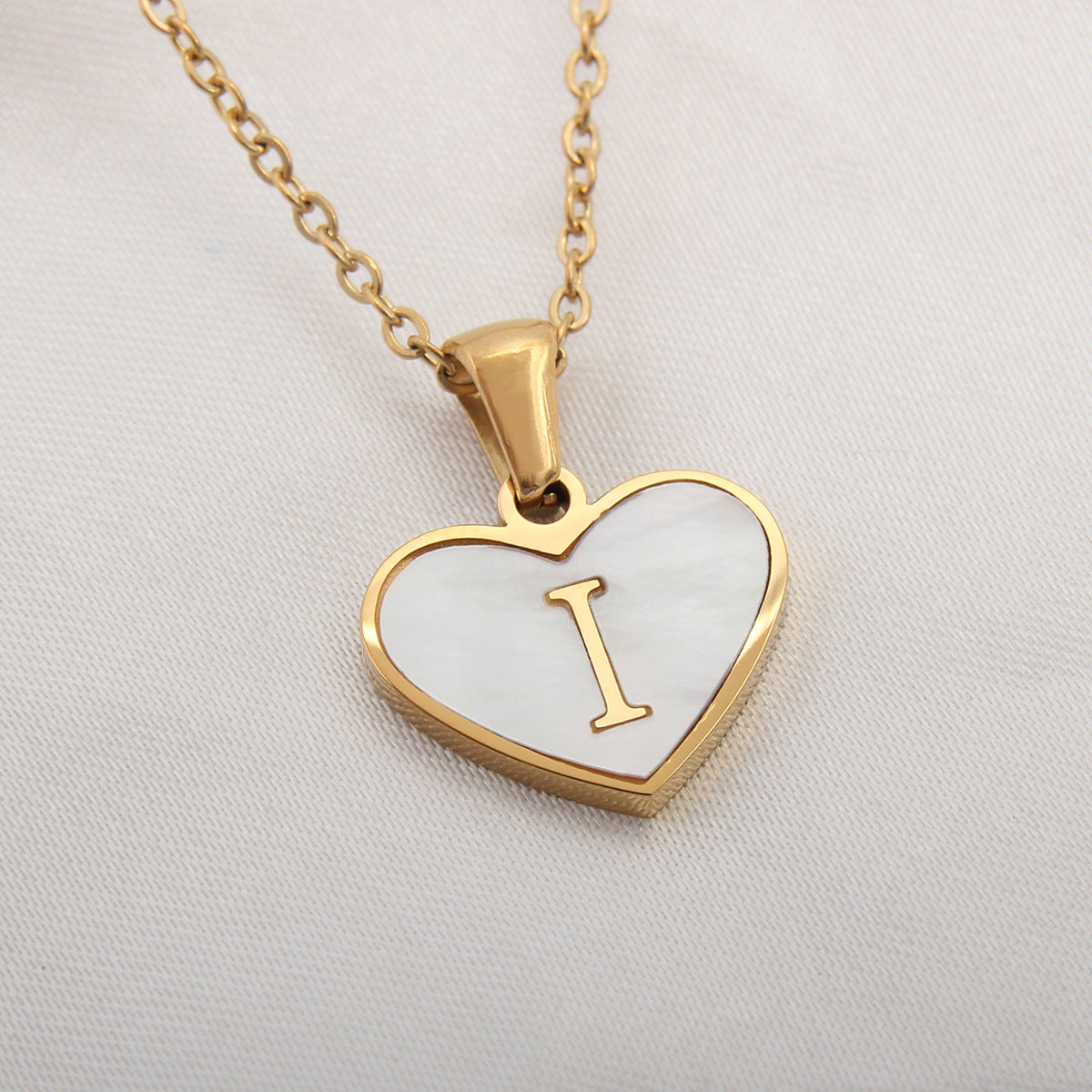 Personalized 26 Letter Heart Shell Necklace – White Shell Love Clavicle Chain for Women
