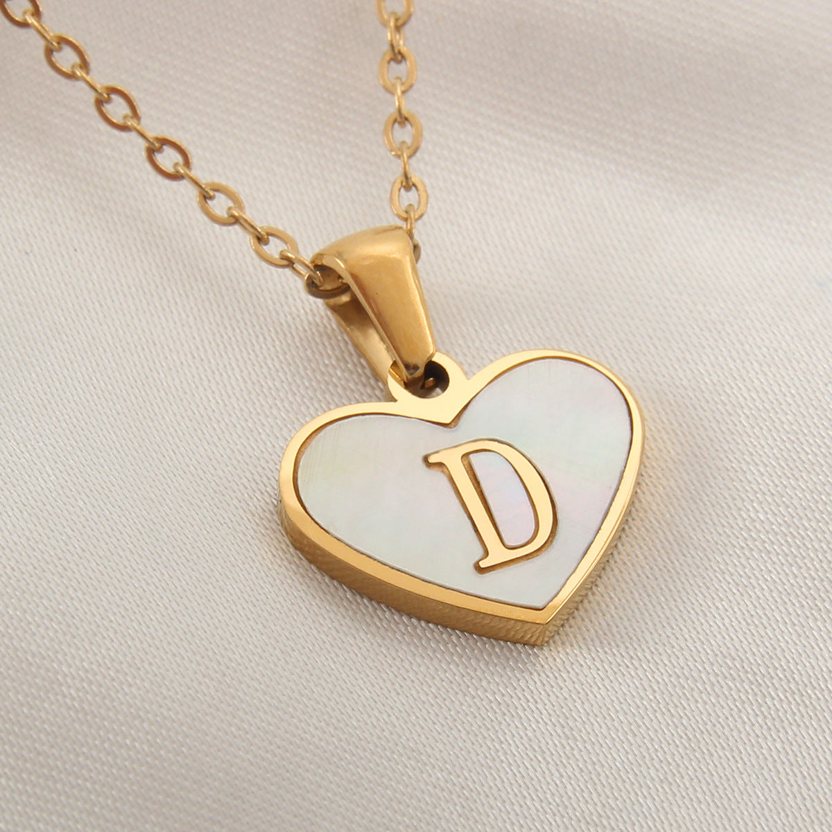Personalized 26 Letter Heart Shell Necklace – White Shell Love Clavicle Chain for Women