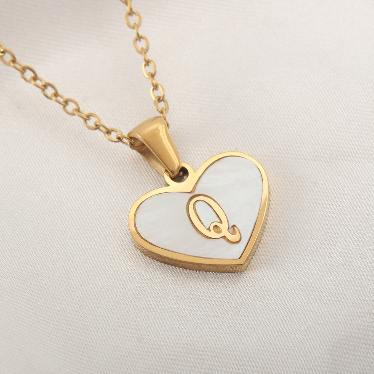 Personalized 26 Letter Heart Shell Necklace – White Shell Love Clavicle Chain for Women