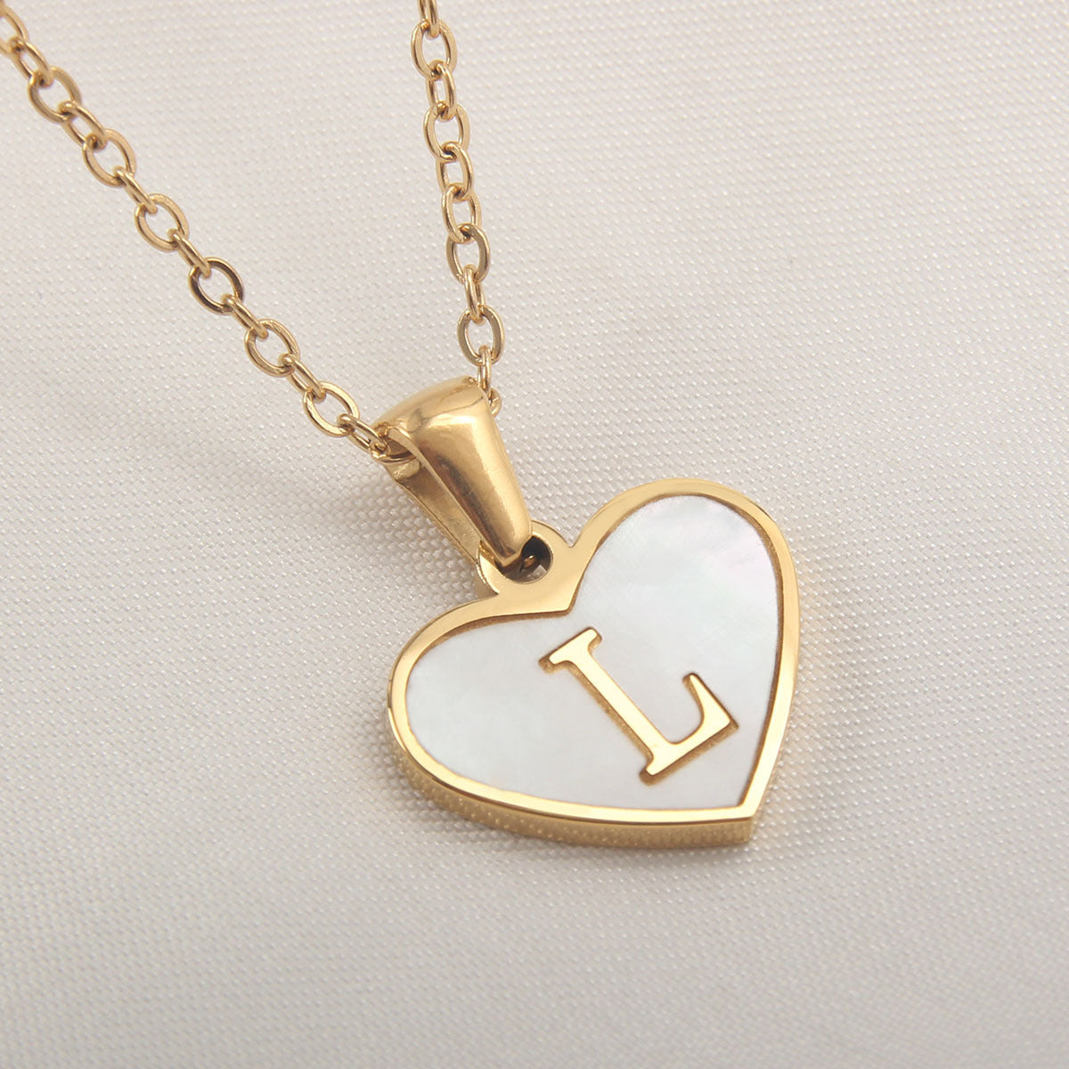 Personalized 26 Letter Heart Shell Necklace – White Shell Love Clavicle Chain for Women