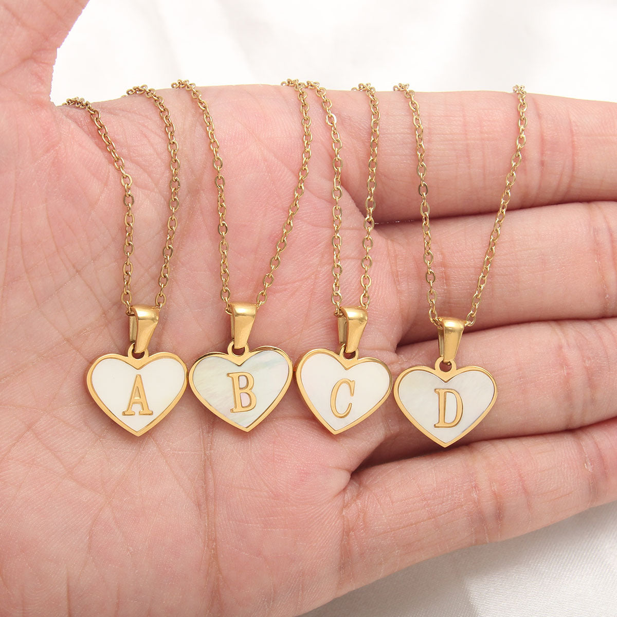 Personalized 26 Letter Heart Shell Necklace – White Shell Love Clavicle Chain for Women