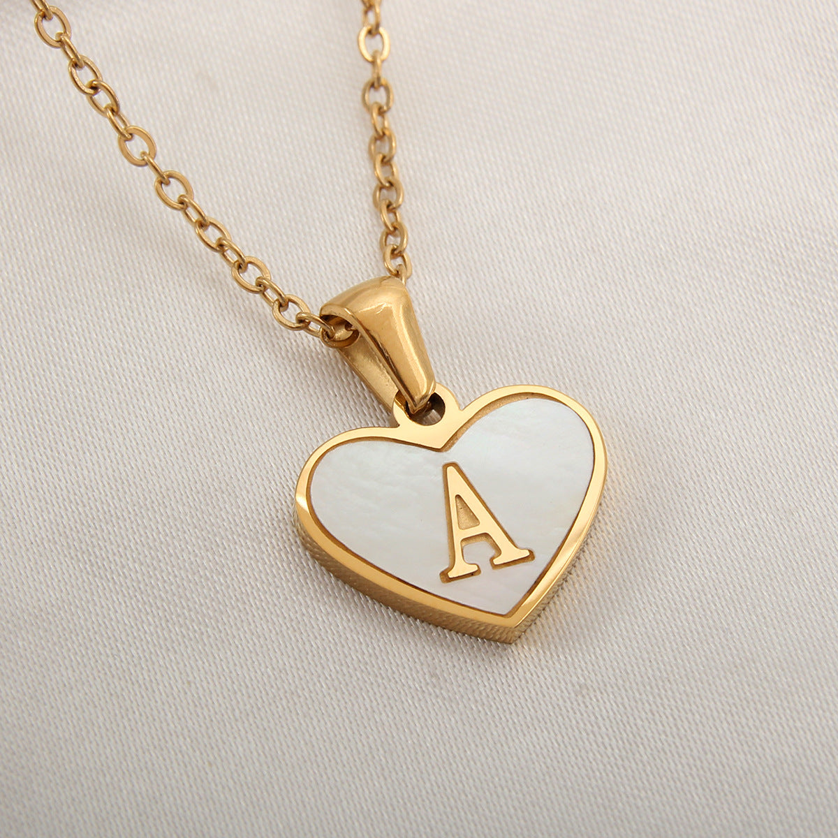 Personalized 26 Letter Heart Shell Necklace – White Shell Love Clavicle Chain for Women