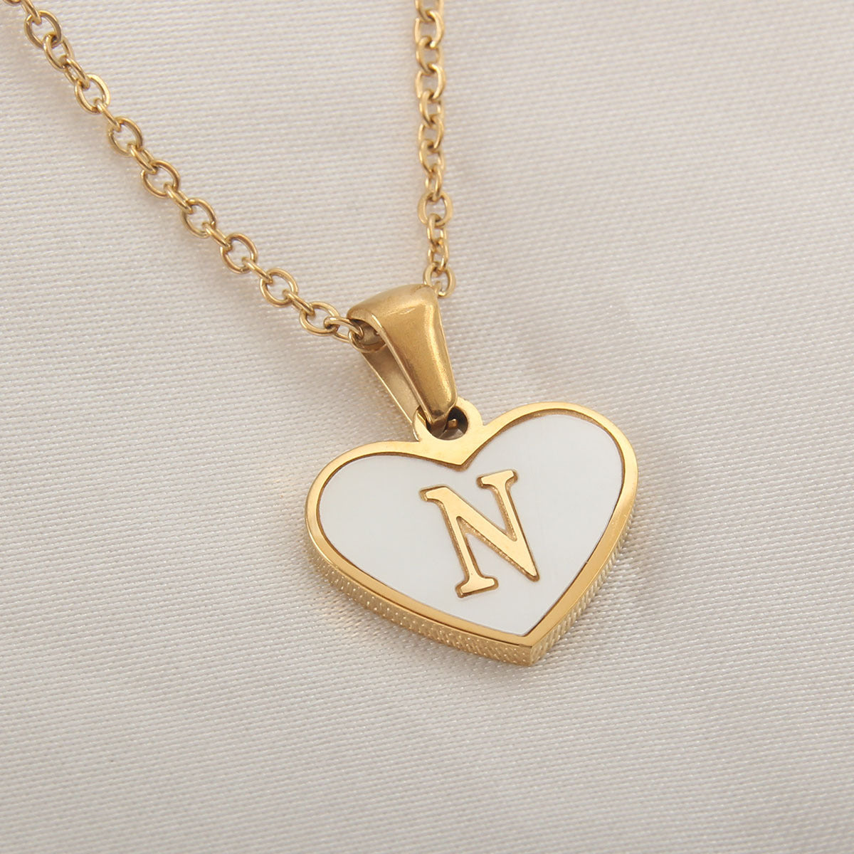 Personalized 26 Letter Heart Shell Necklace – White Shell Love Clavicle Chain for Women