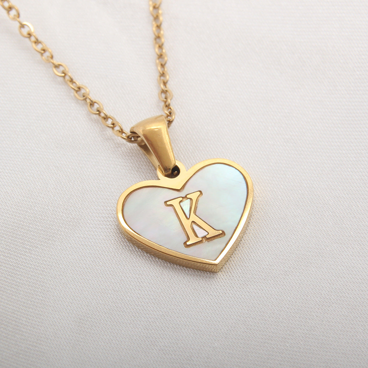 Personalized 26 Letter Heart Shell Necklace – White Shell Love Clavicle Chain for Women