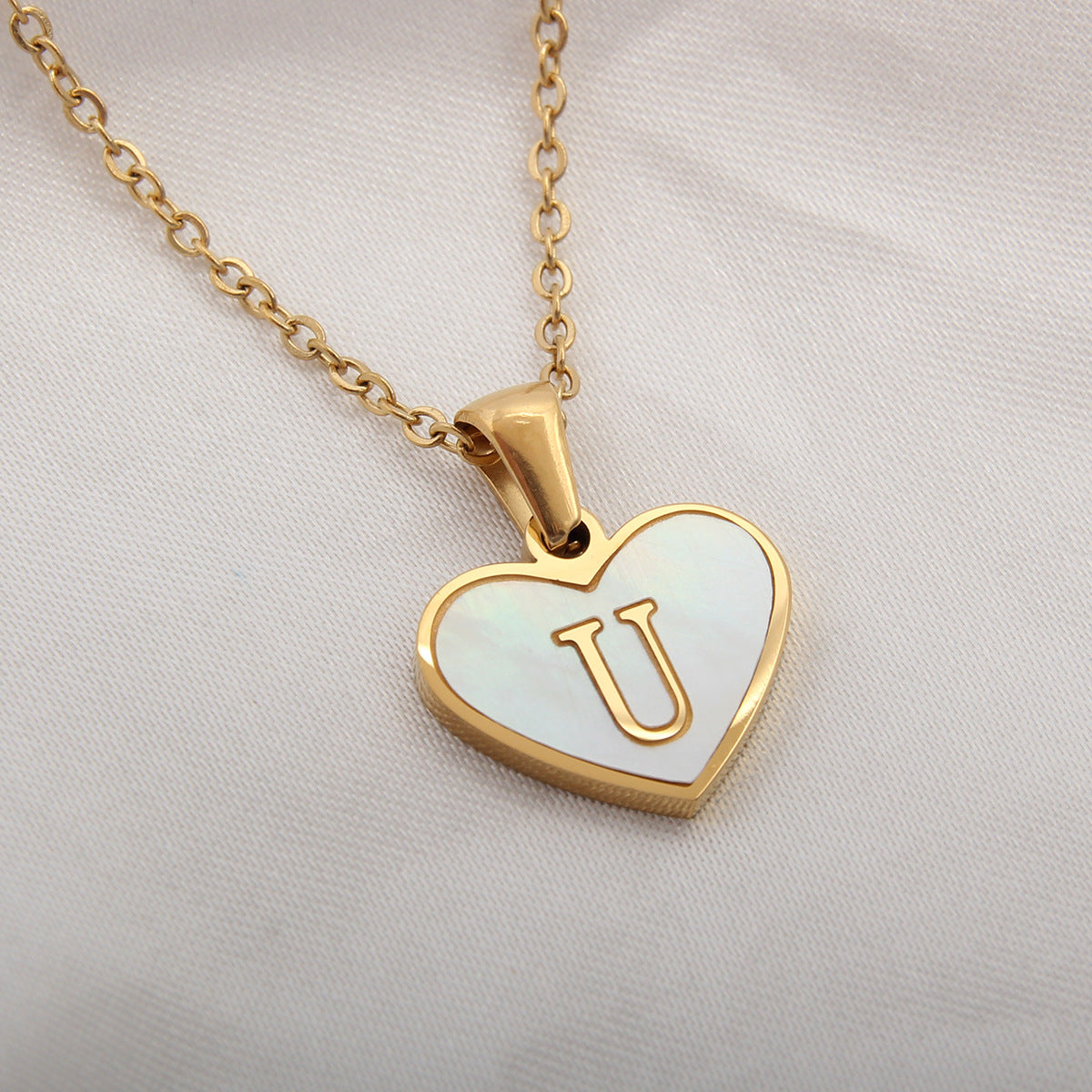 Personalized 26 Letter Heart Shell Necklace – White Shell Love Clavicle Chain for Women